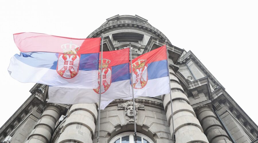 Nijedan izborni rezultat nije opravdanje za nasilje” Oglasila se Vlada Srbije u tehničkom mandatu: “Mirna primopredaja vlasti jedno od temeljnih načela demokratskog poretka