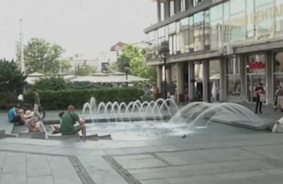 OČEKUJE SE PRAVI VREMENSKI ROLERKOSTER U SRBIJI: Mraz i paklene vrućine, a onda sledi potop?