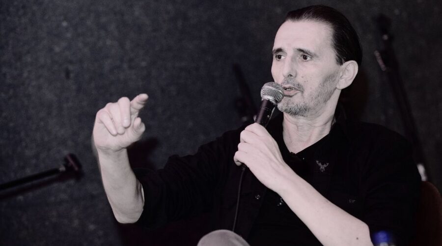 ODLAZAK LEGENDE ROK SCENE: Preminuo Goran Bare, frontmen grupe Majke, izgubio životnu bitku u 62. godini! (VIDEO)