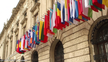 OEBS: Dve najveće liste koje su se kandidovale na parlamentarnim izborima u Srbiji prihvatiće rezultate