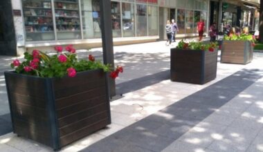 Obezbeđeno 20 žardinjera za 3,15 miliona