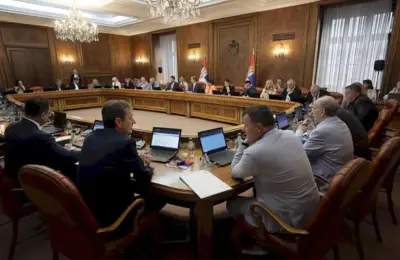 Oglasila se Vlada Srbije: Vlast se ne može preuzeti mimo procedure