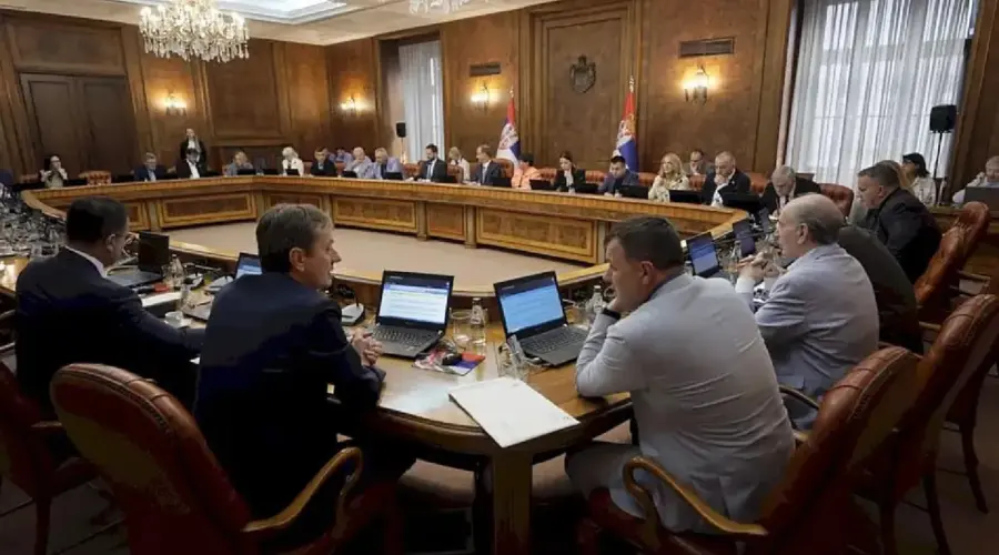 Oglasila se Vlada Srbije: Vlast se ne može preuzeti mimo procedure