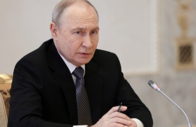 Oglasio se Putinov čovek od poverenja: Evo gde će biti održan trilateralni sastanak Rusije, SAD i Ukrajine