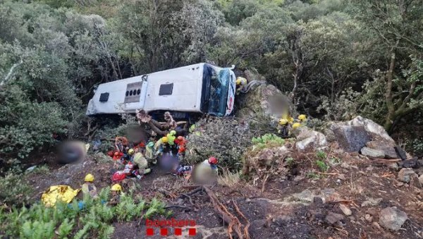 НОВИ ДЕТАЉИ УЖАСА У ШПАНИЈИ: Више од 80 повређених, 16 спасилачких тимова и даље на терену НОВИ ДЕТАЉИ УЖАСА У ШПАНИЈИ: Више од 80 повређених, 16 спасилачких тимова и даље на терену
