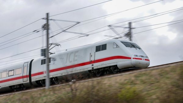 НОВА ПРАВИЛА У НЕМАЧКОЈ: Око 5.000 путника опоменуто због алкохола на железничким станицама НОВА ПРАВИЛА У НЕМАЧКОЈ: Око 5.000 путника опоменуто због алкохола на железничким станицама