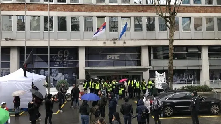 Ostavke, smene i dojave o bombi u RTS: Ne prihvatamo izvinjenje, poručila Studentska lista