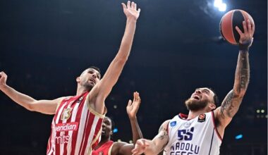 PALA PRVA POBEDA ZVEZDE U EVROLIGI! Crveno-beli srušili Efes u dramatičnoj završnici, Dobrić pokazao zašto je kapiten! (VIDEO)