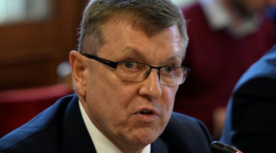 PAO JOŠ JEDAN ORBANOV SARADNIK: Uhapšen bivši guverner Centralne banke Mađarske!