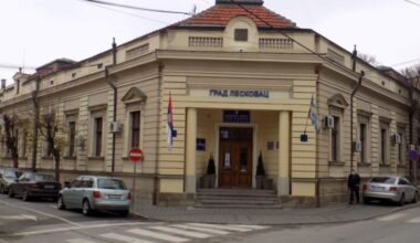 PODELA AUTO-SEDIŠTA: Podrška porodicama sa novorođenim bebama u Leskovcu