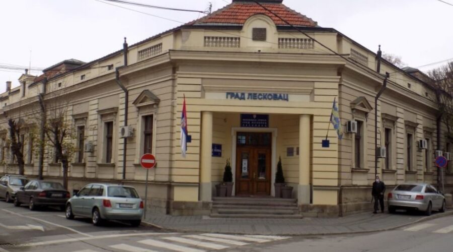 PODELA AUTO-SEDIŠTA: Podrška porodicama sa novorođenim bebama u Leskovcu