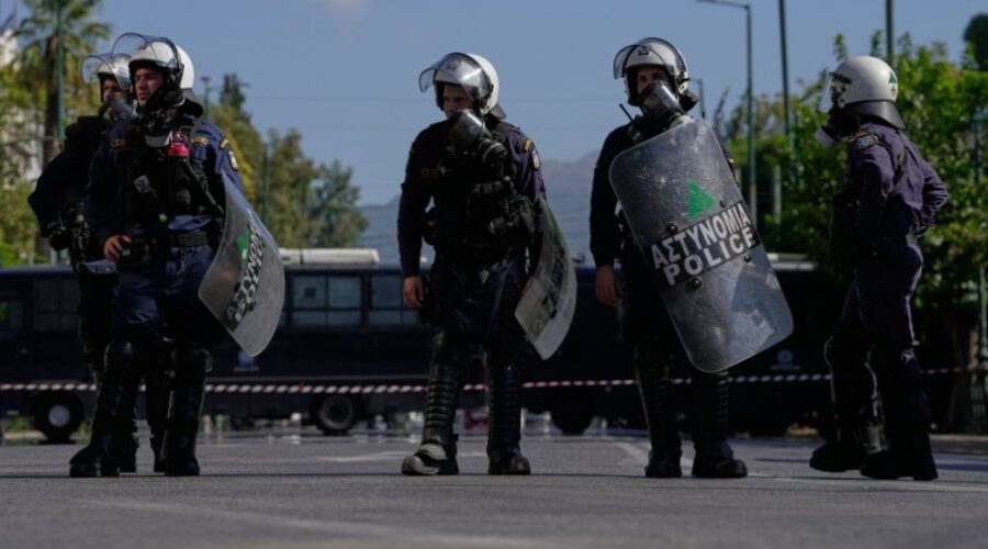 PODMETNUTA EKSPLOZIJA U ATINI? Lažna dojava o drogi dovela policajce u smrtonosnu klopku