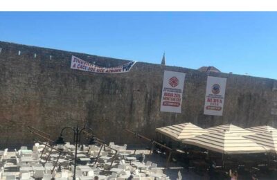 PODRŠKA STUDENTIMA IZ BUDVE: “Studenti pišu istoriju, a ćaci još uvek uče azbuku. Pumpaj!
