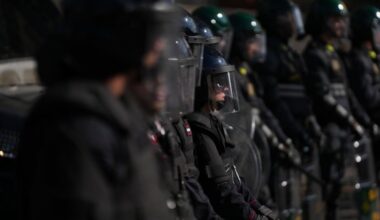 POGLEDAJTE – Evo kako italijanska policija u Torinu uspostavlja red i disciplinu (VIDEO)