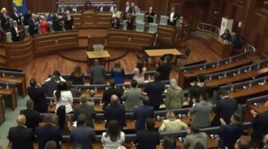 POKUŠAVAJU DA SPASU TAČIJA I VOĐE TZV. OVK OD ROBIJE: Priština menja zakon o Specijalnom sudu u Hagu, ukidaju doživotni zatvor i uvode pomilovanje!