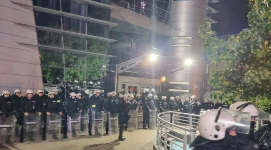 POLICIJA INSCENIRALA SUKOB ISPRED PINKA: “Oštećeni” muškarac ranije uhvaćen u organizovanju nezakonitog glasanja!
