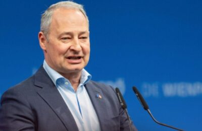 POZNATO KO ĆE NADGLEDATI IZBORE U SRBIJI: Evropski parlament šalje sedam poslanika, na čelu delegacije Andreas Šider!