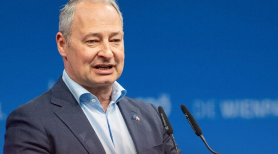 POZNATO KO ĆE NADGLEDATI IZBORE U SRBIJI: Evropski parlament šalje sedam poslanika, na čelu delegacije Andreas Šider!