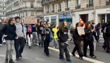 PROMENA TRASE POVORKE U PARIZU: Demonstranti blokirali periferni auto-put