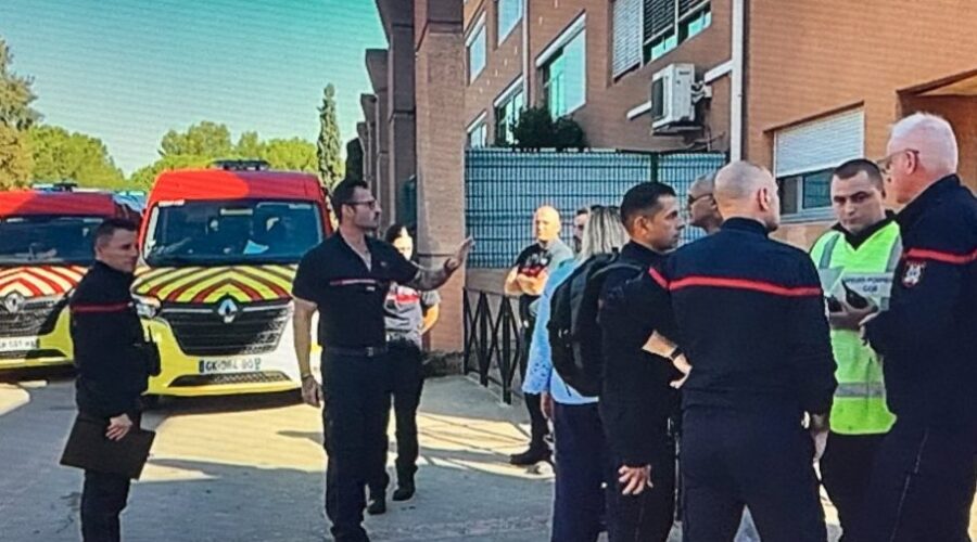PUCAO I RANIO DIREKTORA I NASTAVNICU! Raste napetost u francuskim školama