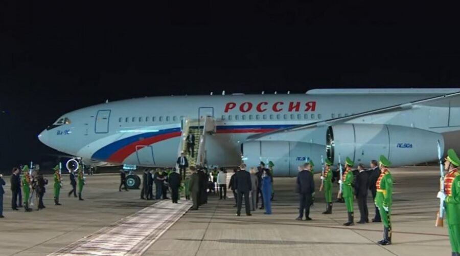 PUTIN U CENTRU VELIKOG OKUPLjANjA: Stigao u Turkmenistan, sastaje se i sa Irancima! (FOTO)