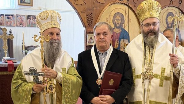 ЧУВАЈТЕ ЗАЈЕДНИЦУ СА ХРИСТОМ: Патријарх Порфирије служио литургију у манастиру Светог Саве у Илејну