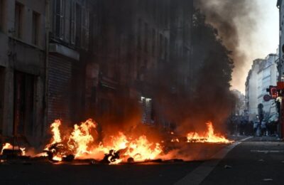 Pokret “Žutih prsluka” najavio nove proteste u Francuskoj za subotu