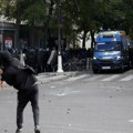 Policijski čas u delovima Pariza na snazi do ponedeljka ujutro