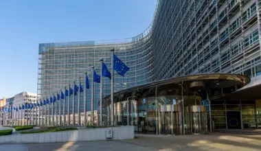 Portparolka EK: Evropske institucije će raditi sa novom Vladom Srbije kao sa svakom slobodno izabranom