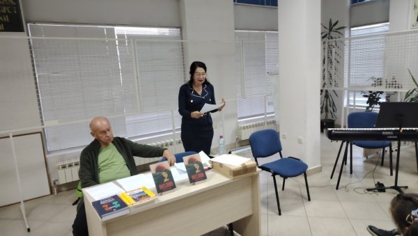 АНГЕЛИНА У ВРЕМЕНУ ЗЛА: Промоција књиге проф.др Драгана Павловића у Крагујевцу