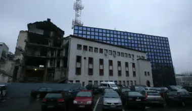 RTS dobio dojavu o postavljenim bombama: Radnici napustili zgrade | Srpska dijaspora