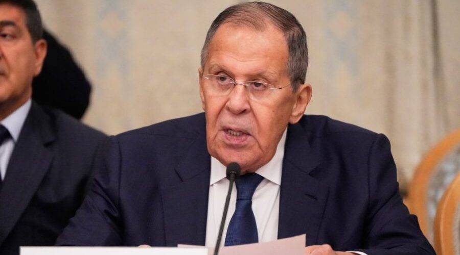 RUSKA RUKA NA BLISKOM ISTOKU GASI POŽAR KOJI PRETI DA UVUČE SVET U RAT: Lavrov se oglasio, Rusija će pomoći