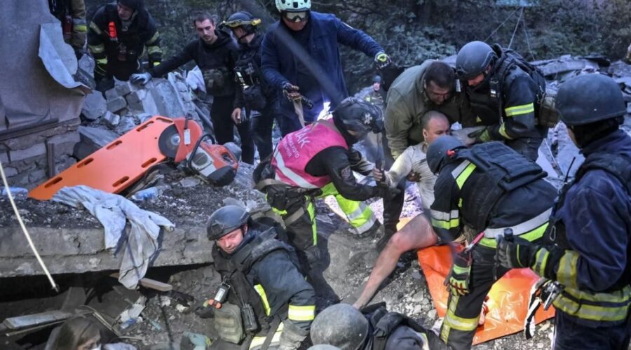 RUSKI NAPAD NA UKRAJINU: U bombardovanju poginulo 11 ljudi, najmanje troje dece!