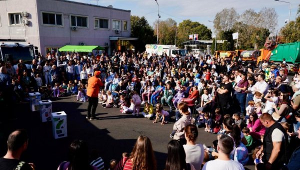 „Чистоћа“ још једном организовала спектакл за малишане: Рекордан број посетилаца на „Дану отворених врата“