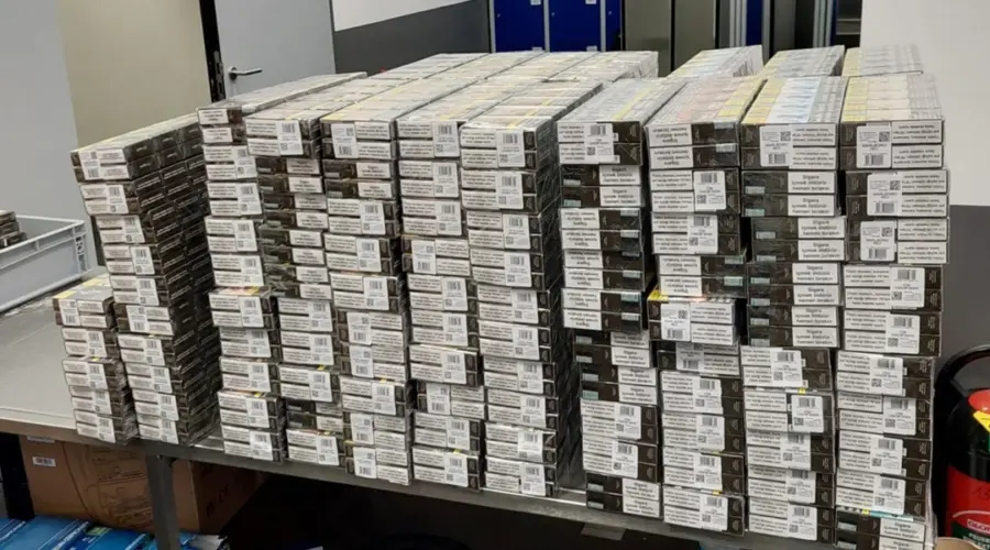 Rekordna zaplena u Nemačkoj: Majka i dete pokušali da prokrijumčare 57.000 cigareta | Srpska dijaspora