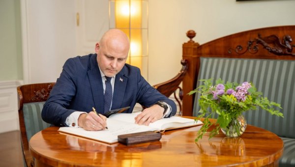 ТРИЈУМФ СТРАНКЕ АНДРИСА КУЛБЕРГСА У ЛЕТОНИЈИ: Рекордни број мандата у историји државе, а оборен је и још један рекорд ТРИЈУМФ СТРАНКЕ АНДРИСА КУЛБЕРГСА У ЛЕТОНИЈИ: Рекордни број мандата у историји државе, а оборен је и још један рекорд