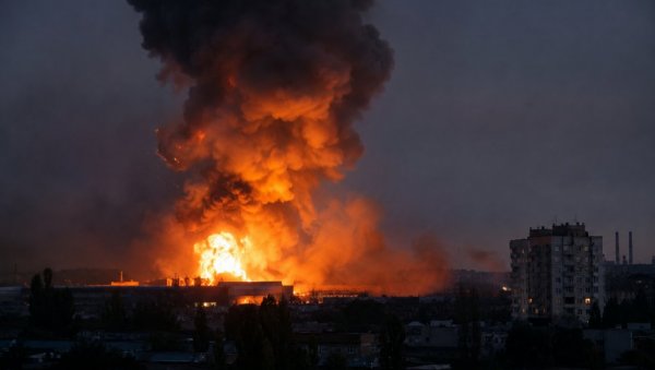 РУСКИ УДАРИ САСЕКЛИ УКРАЈИНСКУ ЛОГИСТИКУ: На мети фабрике ракета, складишта дронова и транспортни чворови РУСКИ УДАРИ САСЕКЛИ УКРАЈИНСКУ ЛОГИСТИКУ: На мети фабрике ракета, складишта дронова и транспортни чворови