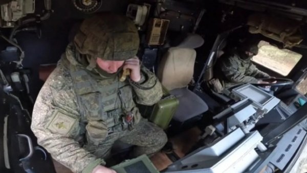 РУСКА ВОЈСКА НАПРЕДУЈЕ НА ДВА ПРАВЦА: Ослобођена нова насеља, оборено 646 дронова РУСКА ВОЈСКА НАПРЕДУЈЕ НА ДВА ПРАВЦА: Ослобођена нова насеља, оборено 646 дронова