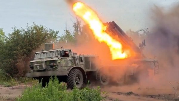 СНИМАК ИЗ КАБИНЕ ОПЕРАТЕРА: Руски ураган посејао смрт са 30 километара раздаљине! СНИМАК ИЗ КАБИНЕ ОПЕРАТЕРА: Руски ураган посејао смрт са 30 километара раздаљине!