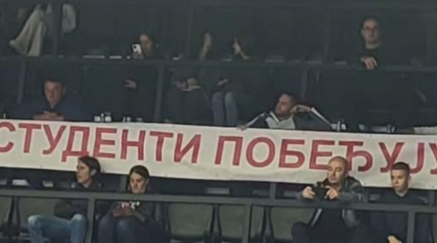 SKANDAL NA ZLATIBORU: TV Arena tražila uklanjanje transparenta “Studenti pobeđuju” iz sale!
