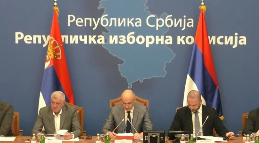 SKANDALOZNA ODLUKA REPUBLIČKE IZBORNE KOMISIJE: Američka dijaspora će na birališta iza ponoći, nisu otvorena biračka mesta gde god su procenili da će SNS izgubiti!