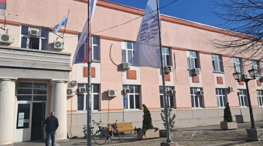 SNS SMISLIO NOVE METODE KRAĐE: U Kladovu skoro 500 prijava za glasanje van biračkih mesta, spiskove donose nepoznate osobe!