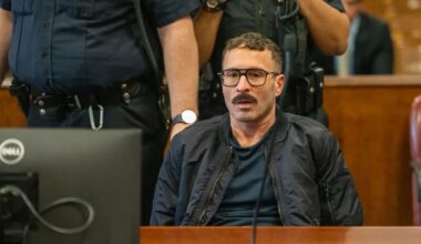 SPUSTIO ROLETNE I NAPAO PACIJENTA NA TERAPIJI: Direktor njujorške klinike za LGBT osobe optužen za niz seksualnih zlostavljanja!