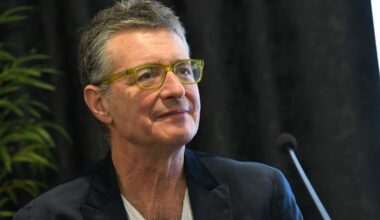 SRĐAN DRAGOJEVIĆ: “Ne znam nijednog glumca i režisera koji će otići na ovaj SNS Fest, samo ljudi koje kad vidim pređem ulicu!”