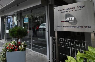 STUDENTI POSLALI JASNU PORUKU RTS-U: Traže hitne ostavke rukovodstva i oslobađanje javnog servisa od političkog uticaja!