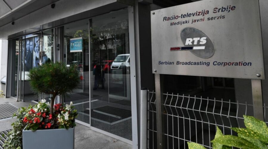 STUDENTI POSLALI JASNU PORUKU RTS-U: Traže hitne ostavke rukovodstva i oslobađanje javnog servisa od političkog uticaja!