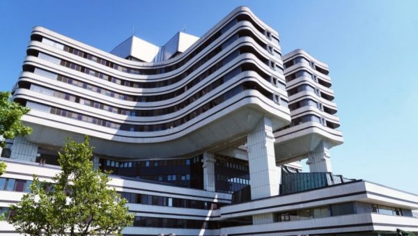НАЈСАВРЕМЕНИЈА МЕТОДА ЗА ЛЕЧЕЊЕ ТУМОРА СТИГЛА И У СРБИЈУ: Сајбер нож од данас на ВМА НАЈСАВРЕМЕНИЈА МЕТОДА ЗА ЛЕЧЕЊЕ ТУМОРА СТИГЛА И У СРБИЈУ: Сајбер нож од данас на ВМА