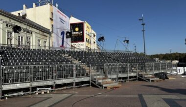 Šatori, tribine, funkcioneri i policija: Centar Niša se priprema za dolazak Vučića