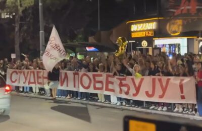 Skupovi Studentske liste i SNS na Konjarniku, prisutna policija | Srpska dijaspora