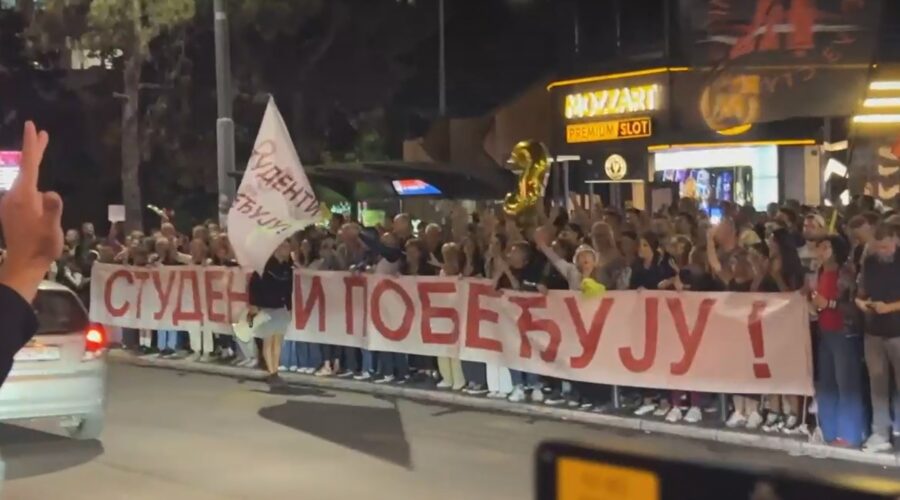 Skupovi Studentske liste i SNS na Konjarniku, prisutna policija | Srpska dijaspora